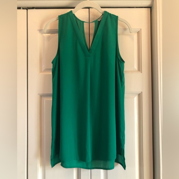 Pleione, emerald green sleeveless blouse with v in front & v cutout in back, S - Picture 1 of 11